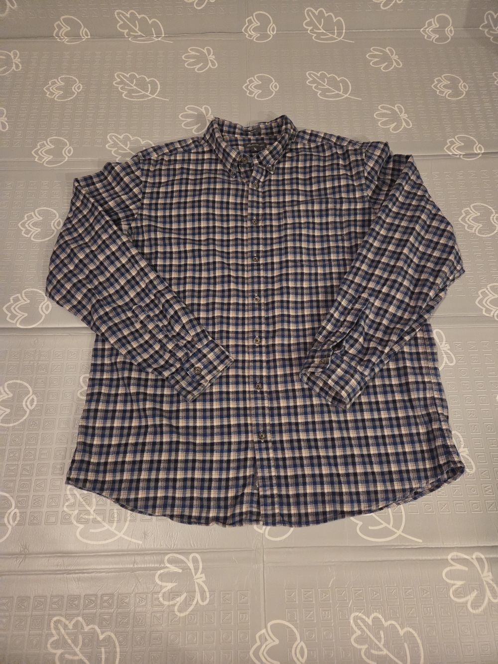 Eddie Bauer Men's Relaxed Fit Button Up Shirt Plaid Flannel Mens Medium
